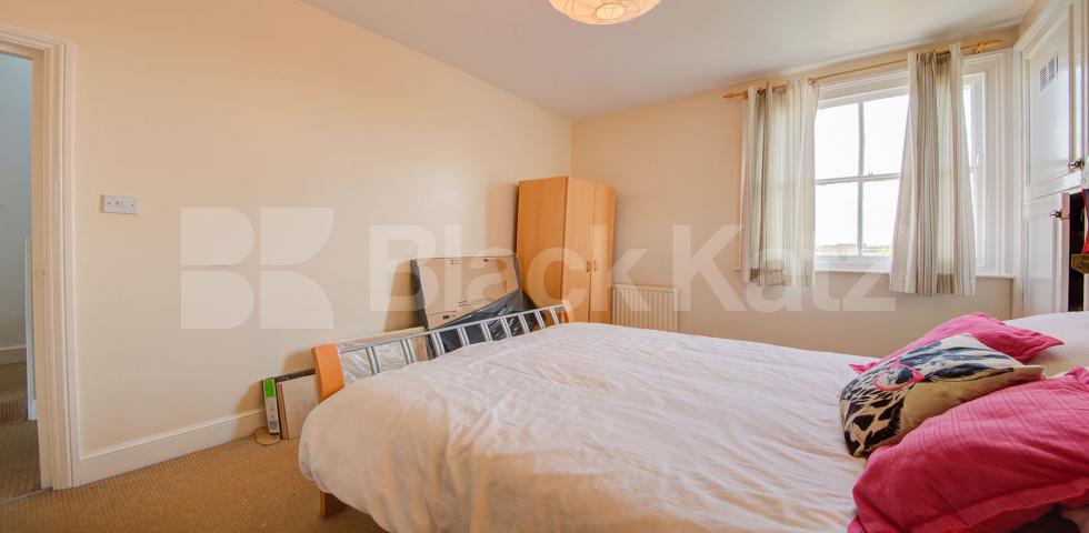 			INCULSIVE OF COUNCIL TAX & TV LICENSE, 3 Bedroom, 1 bath, 1 reception Flat			 Hanley Road *inc council tax and TV license*, FINSBURY PARK-STROUD GREEN